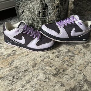 Nike Air Vintage Sz 6 purple
